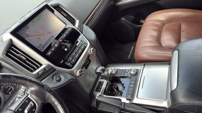 2018 Toyota Land Cruiser Base
