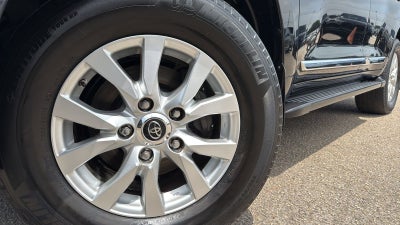 2018 Toyota Land Cruiser Base