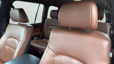 2018 Toyota Land Cruiser Base