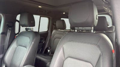 2024 Land Rover Defender 130 X-Dynamic SE