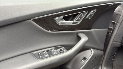 2020 Audi Q8 55 Premium Plus quattro