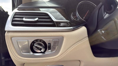 2019 BMW 7 Series 740i