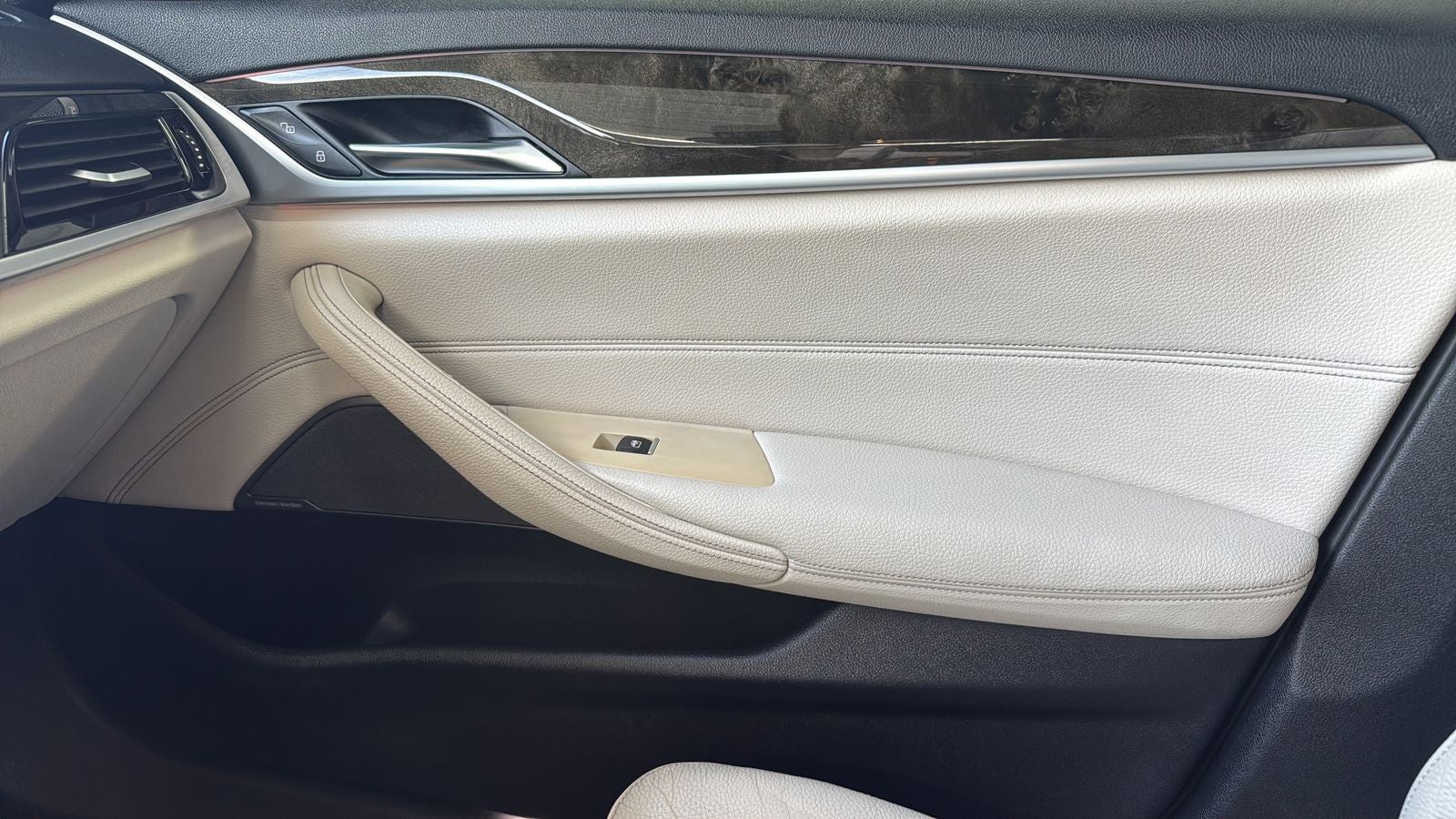 2019 BMW 5 Series 540i