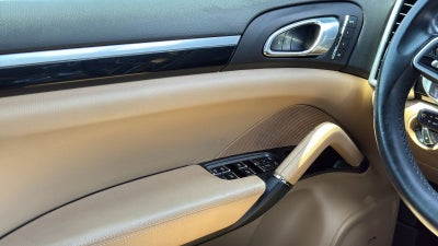 2017 Porsche Cayenne Platinum Edition