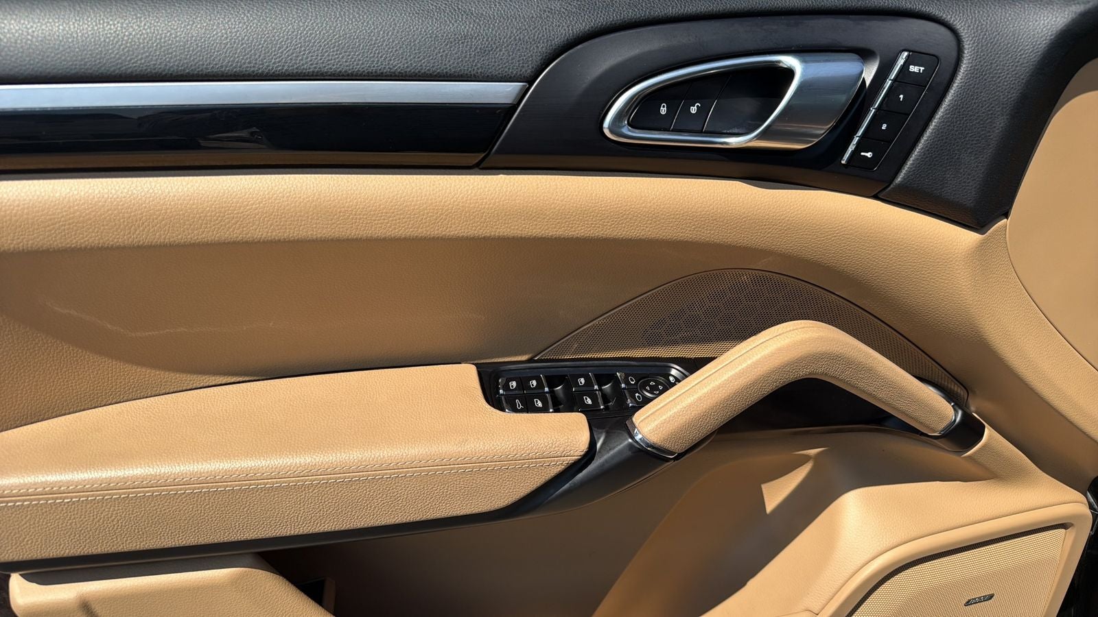 2017 Porsche Cayenne Platinum Edition