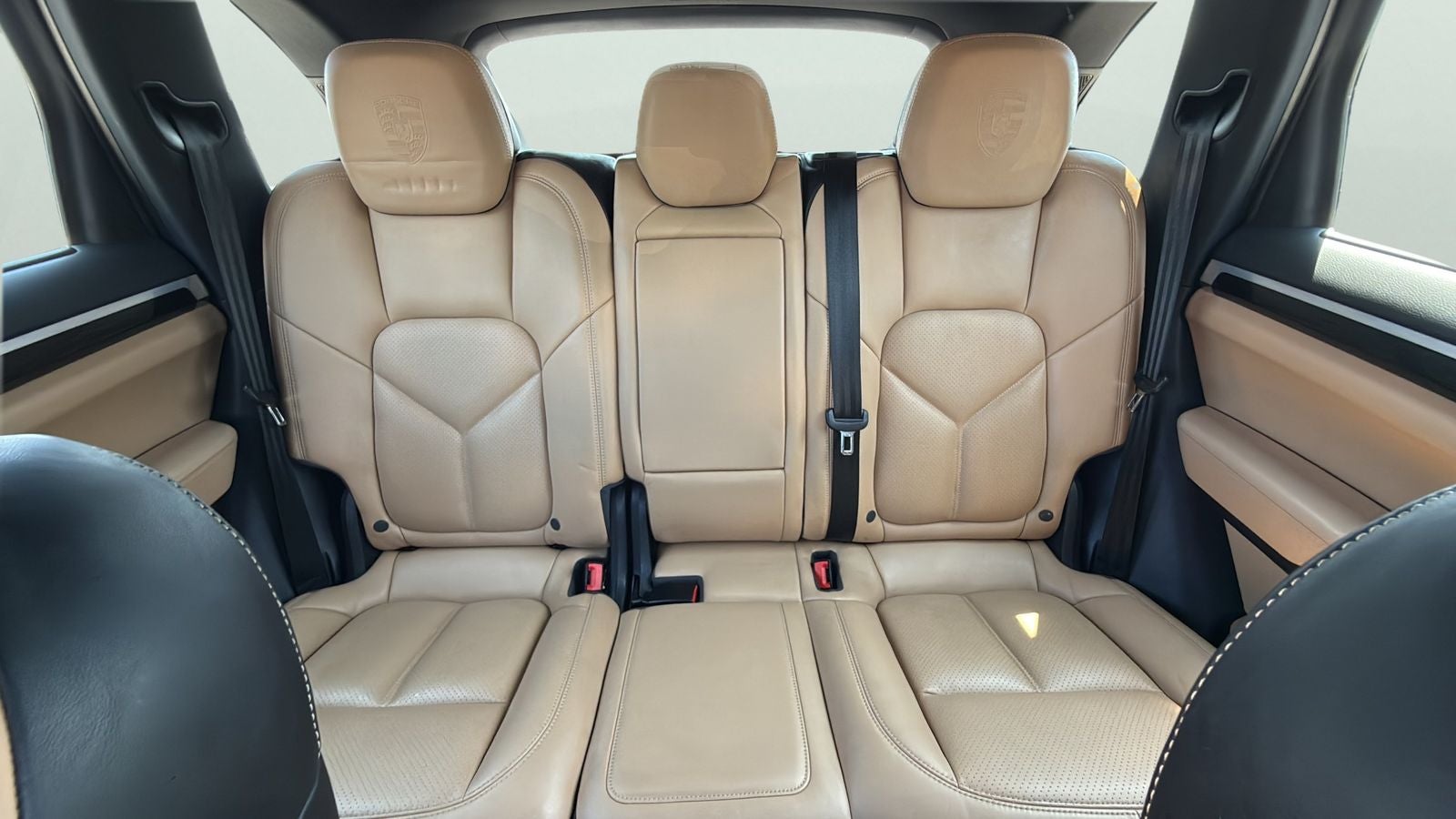 2017 Porsche Cayenne Platinum Edition