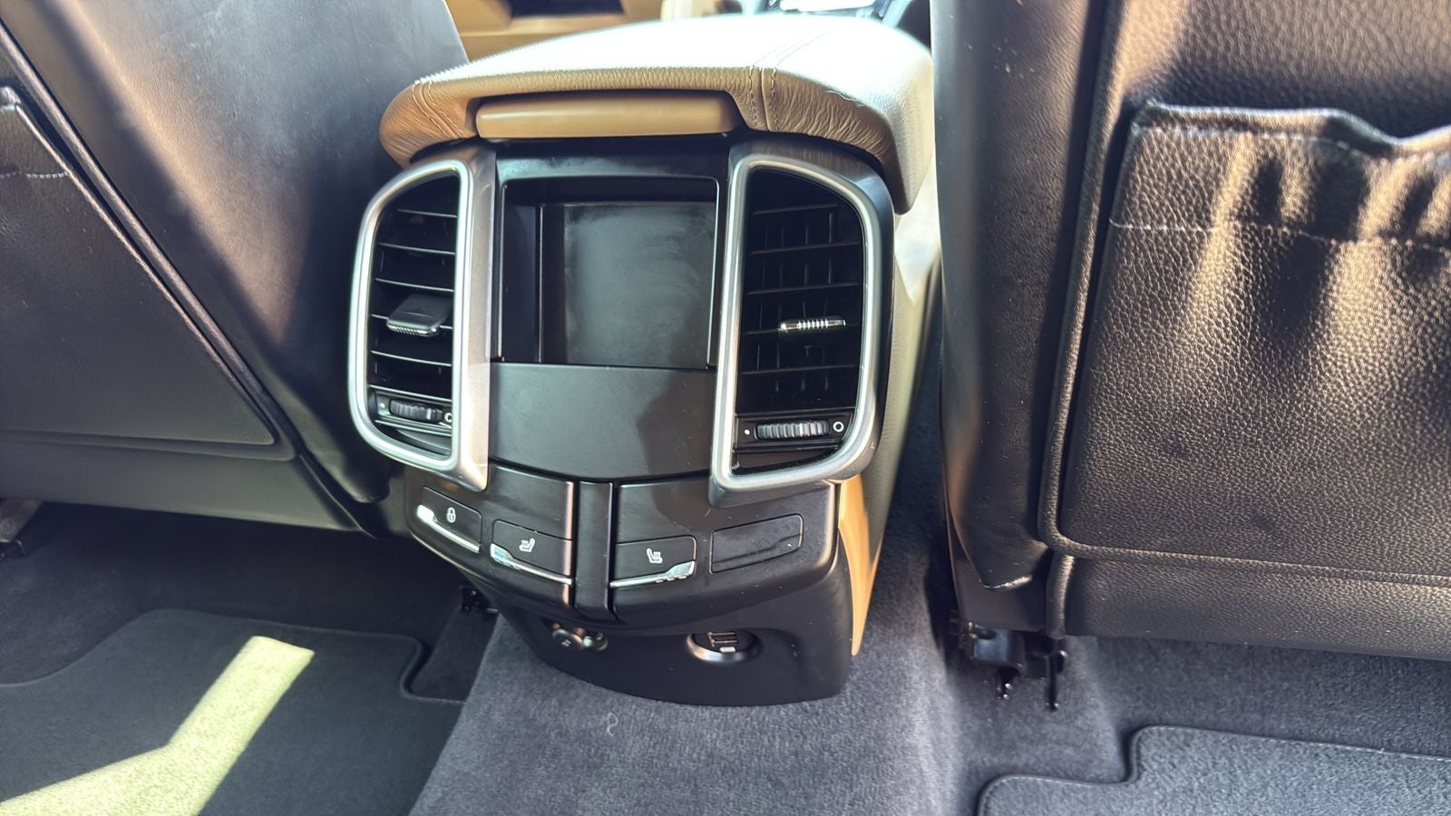 2017 Porsche Cayenne Platinum Edition