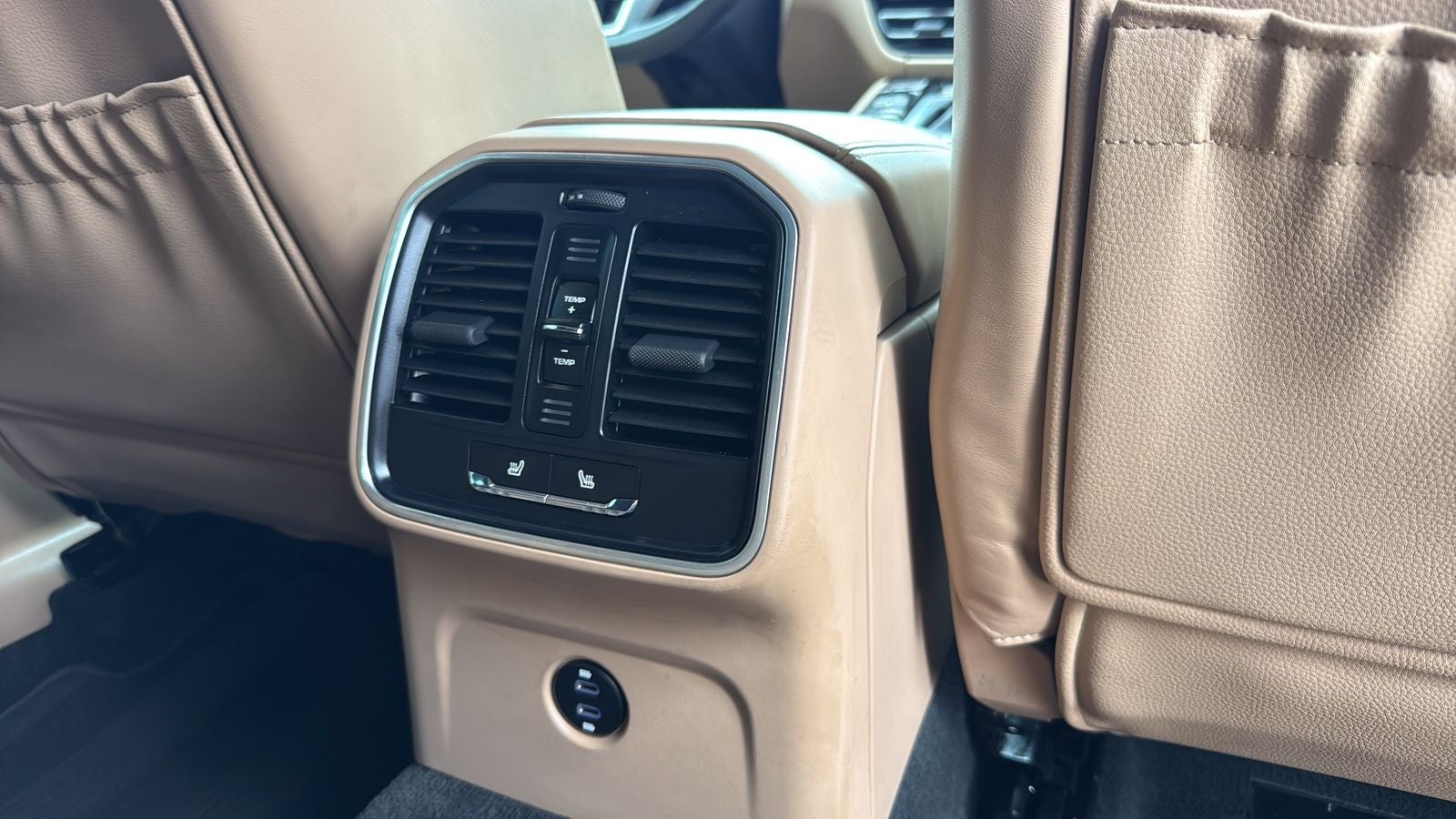 2020 Porsche Macan Base